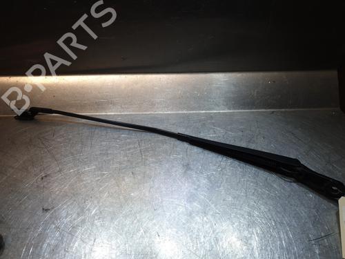 Used Front windshield wiper arm PEUGEOT 5008 (0U_, 0E_) 2.0 HDi 150 / BlueHDi 150 (150 hp) 26145331