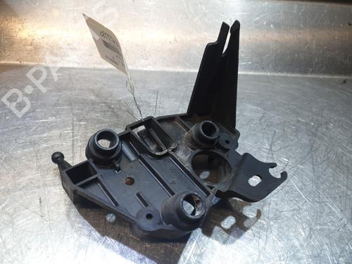 Used Support PEUGEOT 5008 (0U_, 0E_) 2.0 HDi 150 / BlueHDi 150 (150 hp) 26130281