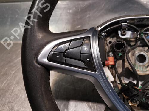 Used Steering wheel Steering wheel DACIA DUSTER (HM_) 1.3 TCe 150 4x4 (HMM3) (150 hp) 20923392 20923392