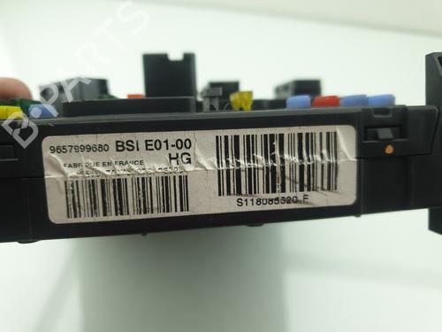 Used Fuse box Fuse box 38056488 38056488