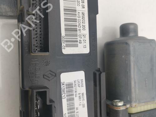 Left front window motor RENAULT SCÉNIC III (JZ0/1_) 1.6 dCi (JZ00, JZ12) | BP30128301E21