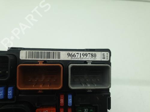 Fuse box CITROËN C3 Picasso (SH_) 1.6 HDI 90 | BP39043999E1 - Image 3