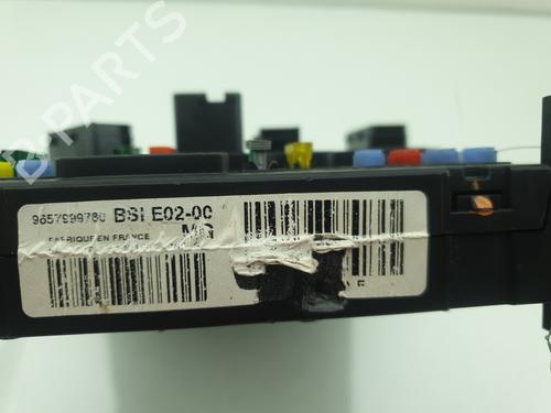 Used Fuse box Fuse box 38056486 38056486