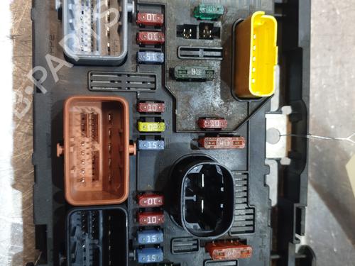 Fuse box PEUGEOT 307 (3A/C) 1.6 HDi 110 | BP25221041E1