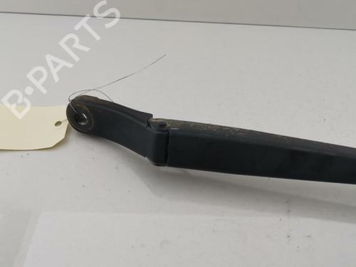 Front windshield wiper arm PEUGEOT 5008 (0U_, 0E_) 2.0 HDi 150 / BlueHDi 150 | BP27892411C143 