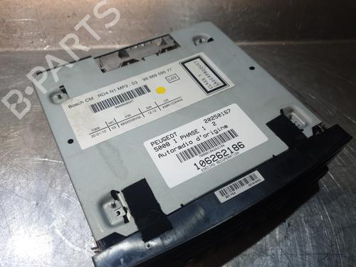 Used Radio Radio PEUGEOT 5008 (0U_, 0E_) 2.0 HDi 150 / BlueHDi 150 (150 hp) 26005924 26005924