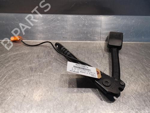 Used Seat buckle FORD FIESTA V (JH_, JD_) 1.4 TDCi (68 hp) 20918548