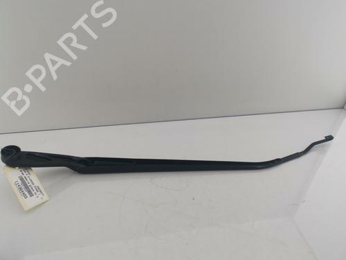 Used Front windshield wiper arm SUZUKI SX4 S-Cross (JY) 1.6 AllGrip (AKK 416) (120 hp) 29847778