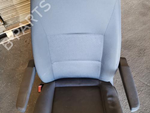 Sæde venstre fortil VW TRANSPORTER T5 Bus (7HB, 7HJ, 7EB, 7EJ) 2.5 TDI (174 hp) 31996599
