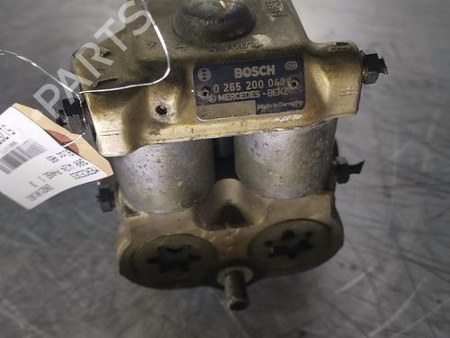Used ABS pump MERCEDES-BENZ 124 Saloon (W124) 300 D (124.130) (113 hp) 20924644