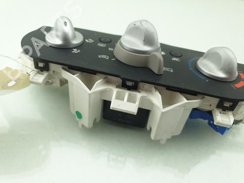 climate-control-renault-twingo-ii-cn0_-2007-38159472 main image