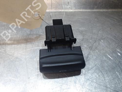 Used Switch PEUGEOT 5008 (0U_, 0E_) 2.0 HDi 150 / BlueHDi 150 (150 hp) 26005925