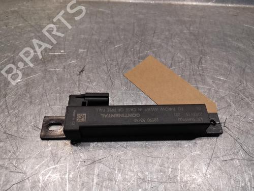 Used Antenna/Base Antenna/Base DACIA DUSTER (HM_) 1.3 TCe 150 4x4 (HMM3) (150 hp) 20923355 20923355