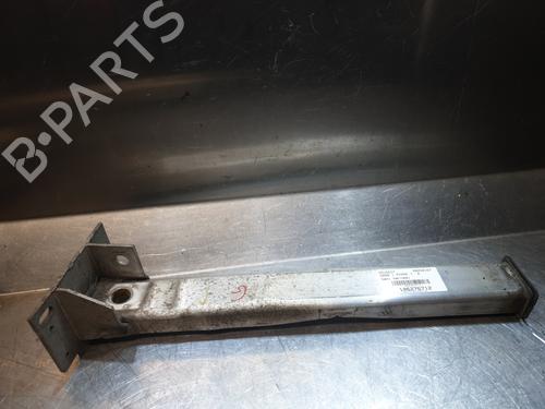 Used Crossmember PEUGEOT 5008 (0U_, 0E_) 2.0 HDi 150 / BlueHDi 150 (150 hp) 26022132
