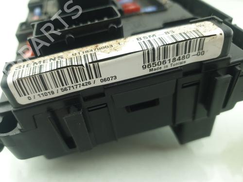 Used Fuse box Fuse box 38056485 38056485