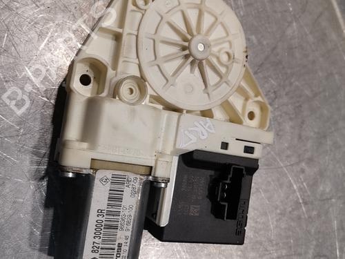 Rudehejsemotor bagstkærm højre RENAULT MEGANE III Hatchback (BZ0/1_, B3_) 1.5 dCi (BZ09, BZ0D, BZ1W, BZ29, BZ14) (110 hp) 20919554