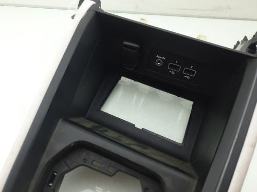 Middle console RENAULT CLIO V (B7_) 1.0 TCe 90 (B7MT) | BP39424209I22 - Image 3