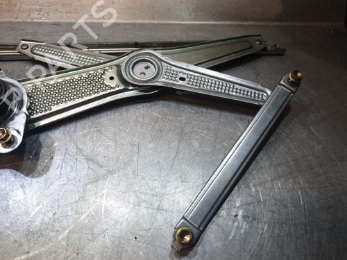 Front right window mechanism TOYOTA YARIS (_P1_) 1.4 D-4D (NLP10_, NLP10R) | BP26583109C23 