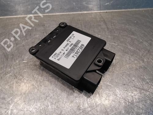 Airbag styreenhed FORD FIESTA V (JH_, JD_) 1.4 TDCi (68 hp) 20918546