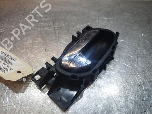 Used Front right interior door handle Front right interior door handle PEUGEOT 5008 (0U_, 0E_) 2.0 HDi 150 / BlueHDi 150 (150 hp) 26008008 26008008