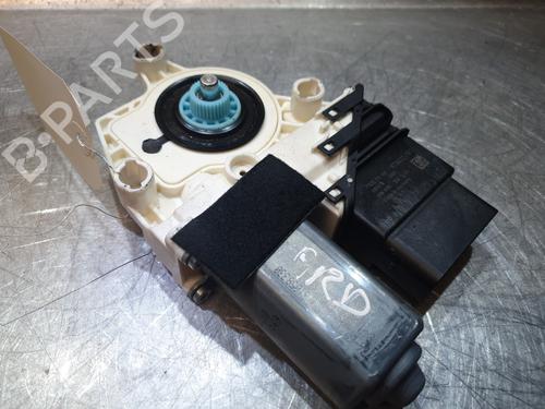 Used Right rear window motor Right rear window motor SEAT ALTEA (5P1) 1.9 TDI (105 hp) 26715133 26715133