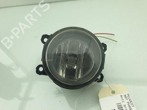 Used Right front fog light Right front fog light 37633838 37633838