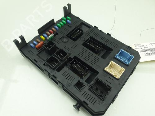 Used Fuse box Fuse box 37633831 37633831