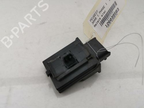 Used Electronic module Electronic module PEUGEOT 3008 I MPV (0U_) 1.6 HDi (109 hp) 35784764 35784764