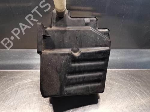 Used Windscreen washer tank Windscreen washer tank SKODA SUPERB II Estate (3T5) 2.0 TDI (140 hp) 20921533 20921533