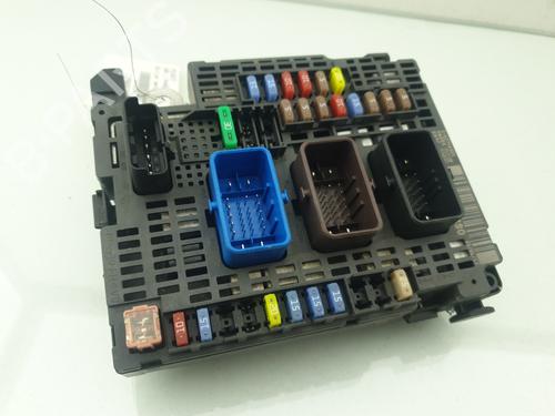 Fuse box PEUGEOT 508 I (8D_) 1.6 BlueHDi 120 | BP37587567E1 - Image 3