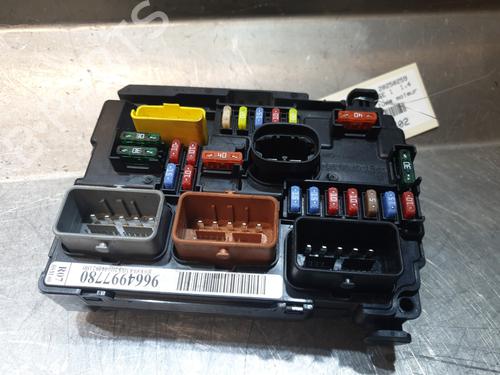 Used Fuse box CITROËN C3 Picasso (SH_) 1.4 VTi 95 (SH8FSC, SH8FP0, SH8FP6) (95 hp) 27631837