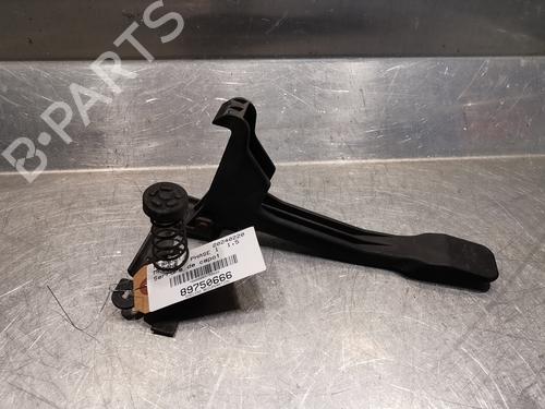 Used Hood lock RENAULT MEGANE III Hatchback (BZ0/1_, B3_) 1.5 dCi (BZ09, BZ0D, BZ1W, BZ29, BZ14) (110 hp) 21215622