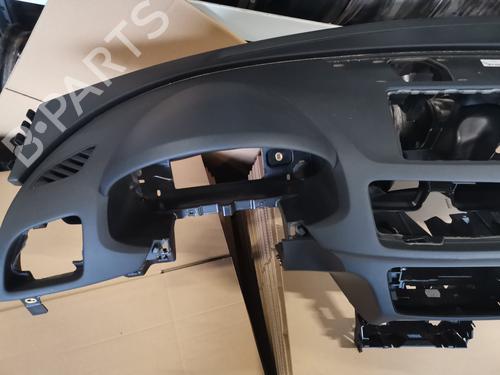 Used Dashboard AUDI Q3 (8UB, 8UG) 2.0 TFSI quattro (220 hp) 30336525