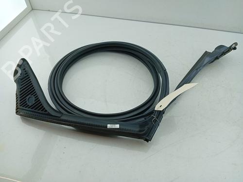 Gummiliste PEUGEOT 508 SW II (FC_, FJ_, F4_) PSE Hybrid4 360 (F45GBT) (360 hp) 32299595