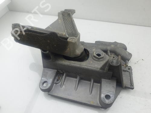 Motorfeste Motorfeste RENAULT CLIO IV (BH_) 1.5 dCi 90 (90 hp) 36027506 36027506