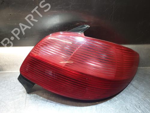 Høyre baklys PEUGEOT 206 Hatchback (2A/C) 1.9 D (69 hp) 25894582