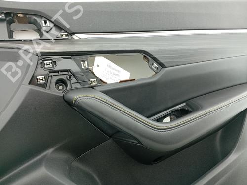 Used Front right panel Front right panel PEUGEOT 508 SW II (FC_, FJ_, F4_) PSE Hybrid4 360 (F45GBT) (360 hp) 32212035 32212035