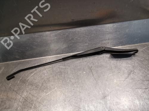 Used Front windshield wiper arm DACIA SANDERO 1.4 MPI LPG (72 hp) 20919516