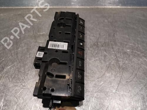 Used Warning switch Warning switch DACIA DUSTER (HM_) 1.3 TCe 150 4x4 (HMM3) (150 hp) 20921066 20921066