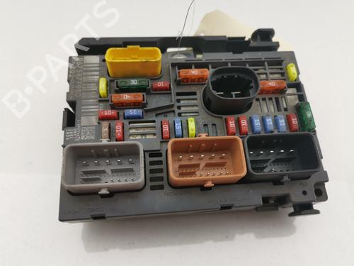 Used Fuse box PEUGEOT 5008 (0U_, 0E_) 2.0 HDi 150 / BlueHDi 150 (150 hp) 27890490