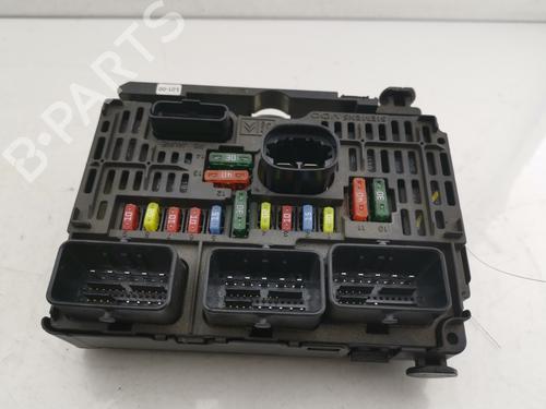 fuse-box-peugeot-407-sw-6e_-6d_-2004-2005-2006-2007-2008-2009-2010-2011-32293689 main image