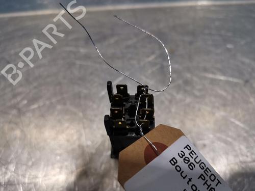 Used Warning switch Warning switch PEUGEOT 306 Hatchback (7A, 7C, N3, N5) 1.9 DT (90 hp) 20921630 20921630