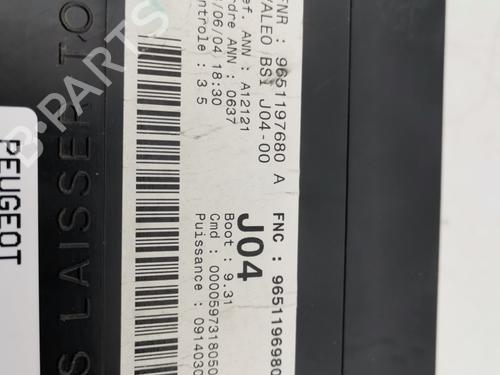 Used Fuse box Fuse box 31585659 31585659