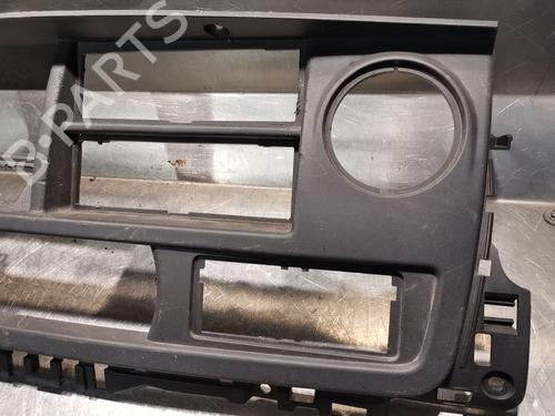 Consola central Consola central RENAULT TRUCKS MASCOTT Van 120.35 (A02100003) (115 hp) 22128361 22128361
