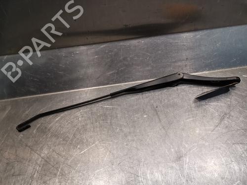 Used Front windshield wiper arm DACIA SANDERO 1.4 MPI LPG (72 hp) 20919517