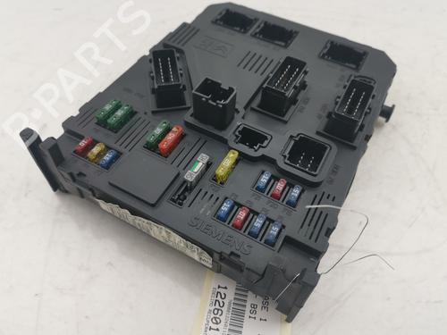 Used Fuse box Fuse box PEUGEOT 206 Hatchback (2A/C) 2.0 HDI 90 (90 hp) 33048001 33048001