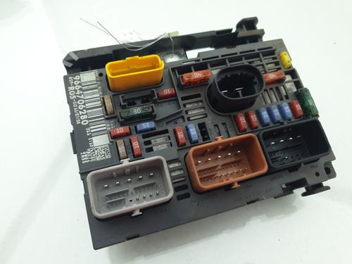 Used Fuse box Fuse box 38681915 38681915