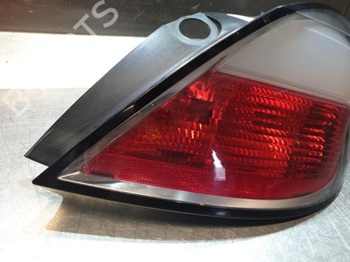 Højre baglygte OPEL ASTRA H (A04) 1.9 CDTI (L48) | BP21057010C35 