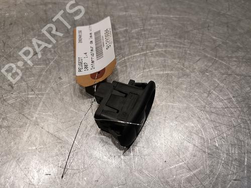 Used Left front window switch Left front window switch PEUGEOT 1007 (KM_) 1.4 (75 hp) 20917888 20917888