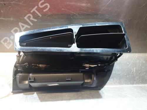 Air vent PEUGEOT 5008 (0U_, 0E_) 2.0 HDi 150 / BlueHDi 150 | BP26005919I21